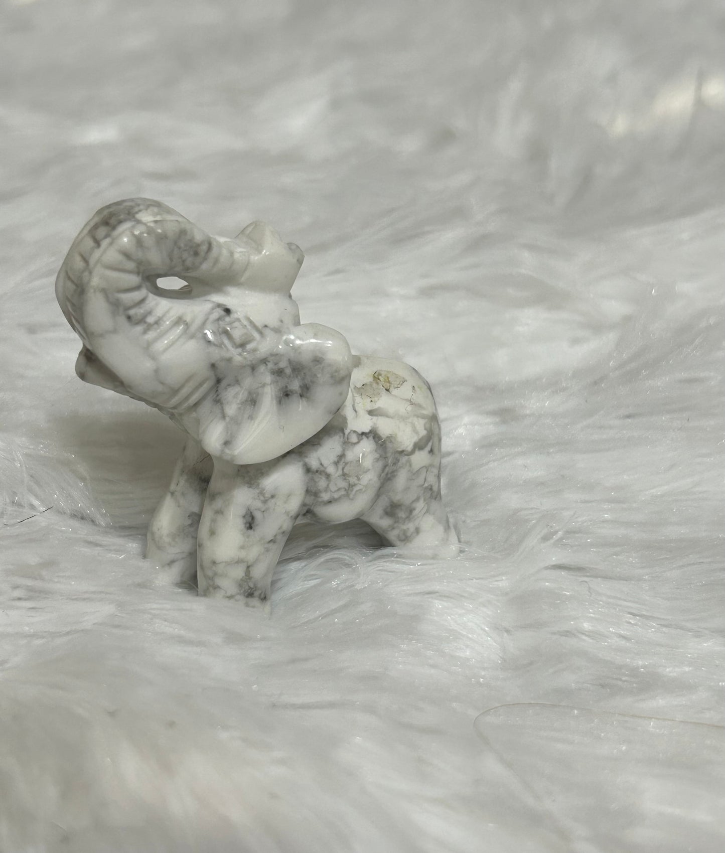 Elephant(s) - Howlite