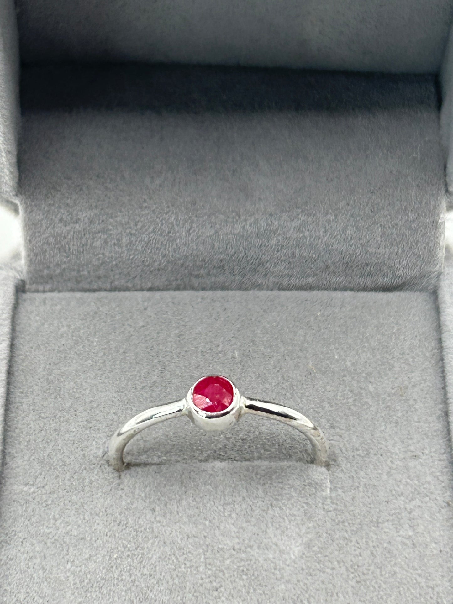 Ring(s) - (9076) - Ruby