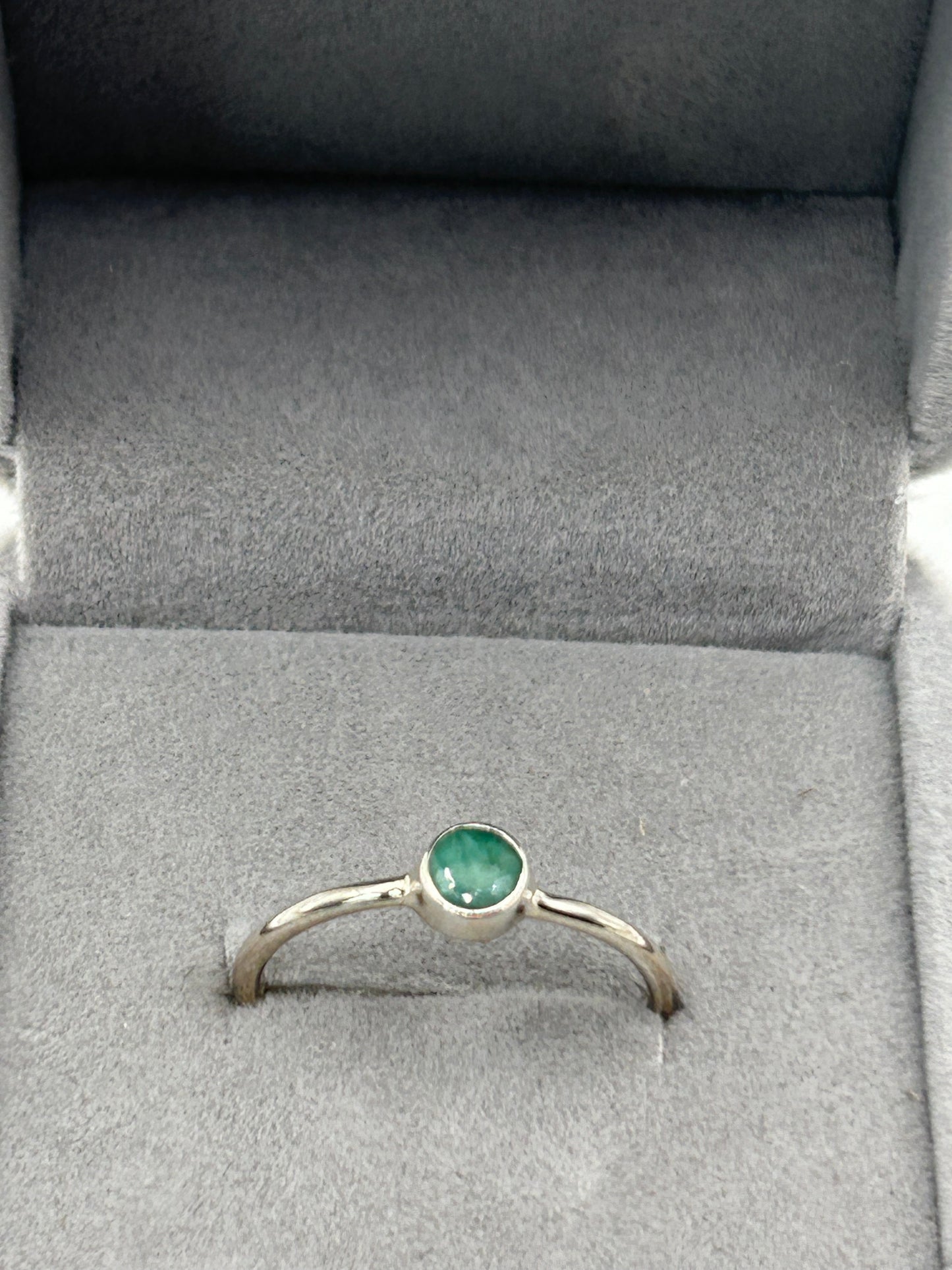 Ring(s) - (9067) Emerald