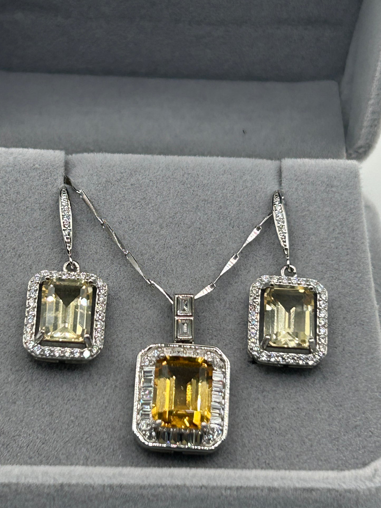 Necklace and Earring Set(s) (925 Sterling Silver)