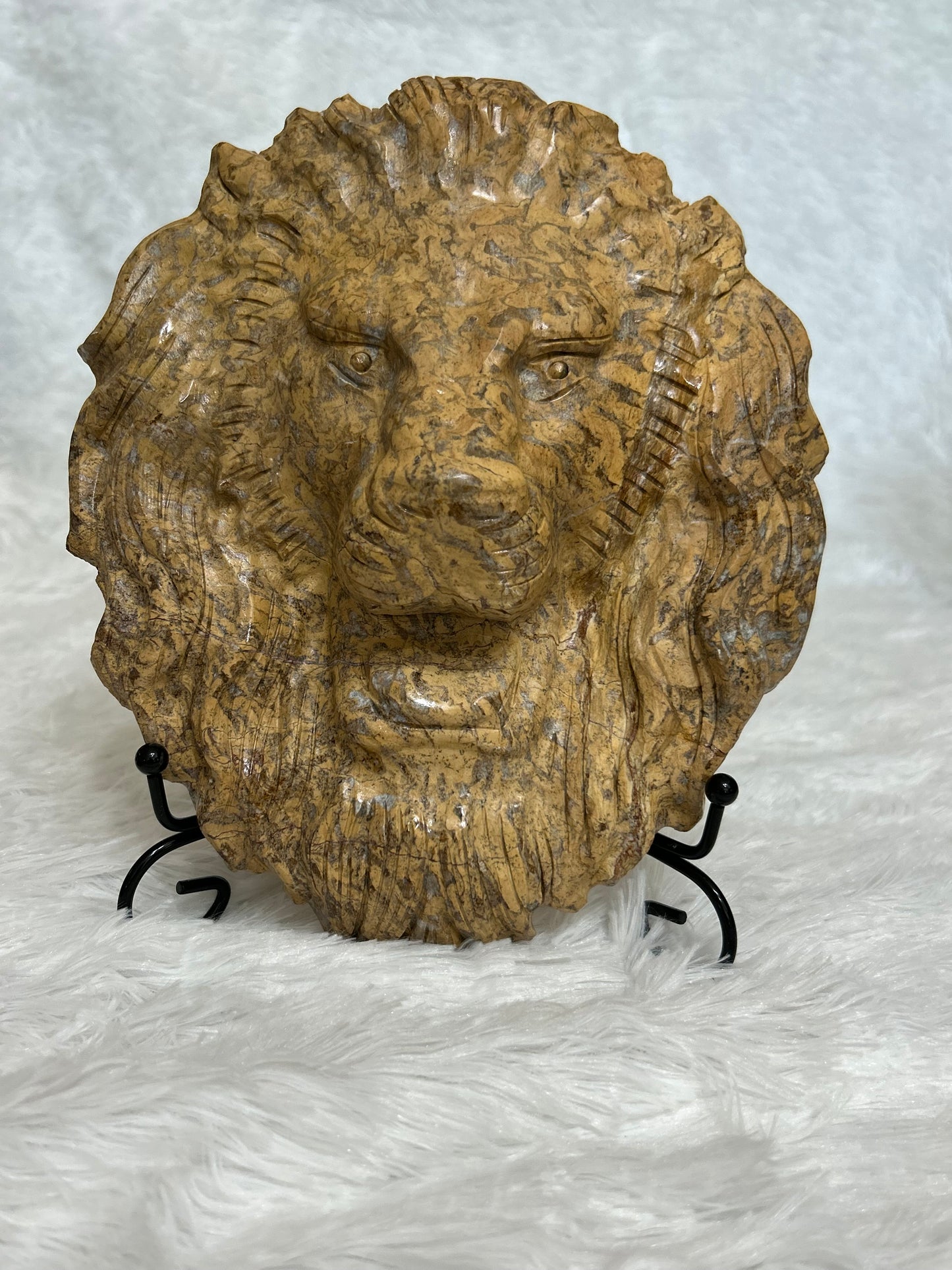 Lion Head(s)
