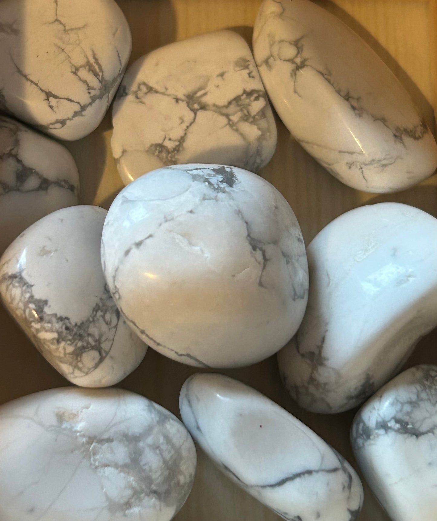 Tumble(s) - Howlite